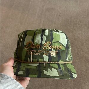 Divebomb hat